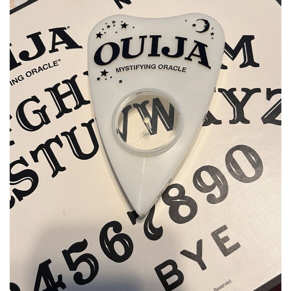 Ouija Board Glow in the Dark Parker Brothers 1998 Mystifying Oracle USA Made - Picture 13 of 16